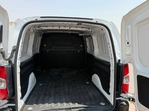 PEUGEOT PARTNER E-PARTNER USATO 2024, 5.5L, 41.465KM, 18 POSTI, DIESEL, TRASMISSIONE AUTOMATICA - Product Image 4