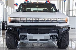 VOITURE ÉLECTRIQUE EXTRÊMEMENT PROPRE 2022 GM-C HUMMER EV PICKUP 1000 CHEVALS DE FORCE TOUT-TERRAIN MODE CRABWALK PRÊT À ÊTRE EXPÉDIÉ - Product Image 4