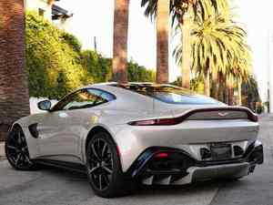 Aston Martin Vantage Coupé RWD 2024, Volante a la Izquierda, Asientos de Cuero, Cámara Trasera, Listo para Conducir - Product Image 6