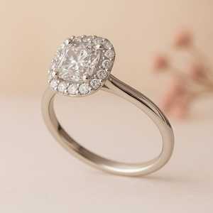 Trendy .50ct Moissanite Bague de fiançailles Design élégant et simple en plaqué or blanc 14 carats - Product Image 5