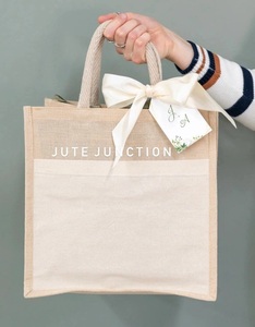 Vente en gros Grand sac fourre-tout en toile de jute écologique naturel de haute qualité Sac à provisions de cadeau en toile de jute personnalisé - Product Image 3