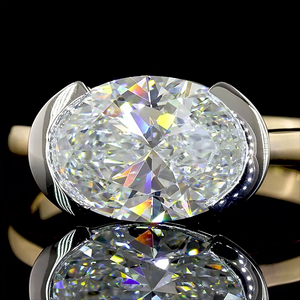 Bague de fiançailles solitaire ovale en or jaune 14 carats et platine, 2,50 carats, design artisanal de luxe pour mariée - Product Image 2