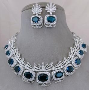ชุดสร้อยคอเพทายสีเงินหรูหราพร้อมต่างหูสำหรับงานแต่งงานงานหมั้นสำหรับผู้หญิง - Product Image 2
