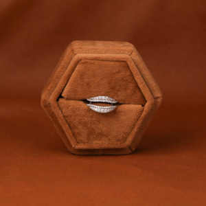 Alliance en or massif 18K avec diamant rond cultivé en laboratoire plaqué or rose Style classique Cadeau d'anniversaire parfait pour les filles - Product Image 1