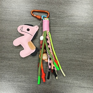 Llavero de cordón de felpa personalizado, diseño de lazo colorido y moderno, cordones de felpa para teléfonos móviles, llavero para bolso con borla de felpa - Product Image 5