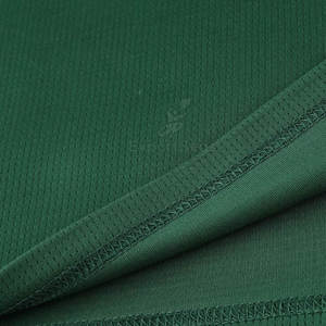 Tissu respirant léger uniforme de basket-ball en polyester 100% idéal pour les mouvements rapides et les jeux intenses - Product Image 4