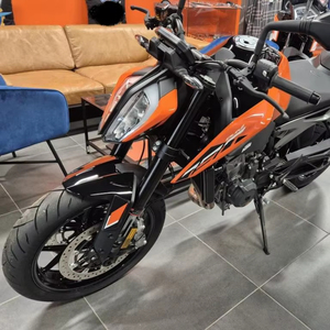 Oferta: Nueva Motocicleta 790 DUKEs L Street 2025 en Venta - Product Image 1