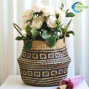 Elegancia rústica: cesta de vientre de hierba marina vietnamita hecha a mano: lavandería y almacenamiento de plantas en uno con decoración para el hogar - Product Image 3