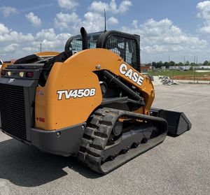 จัดส่งฟรี เคส TV450B ได้รับการรับรอง EPA CE รถตักล้อยางแบบ Skid Steer พร้อมกระบอกไฮดรอลิก Eaton มอเตอร์ปั๊มเกียร์บ็อกซ์ เกียร์ PLC - Product Image 1