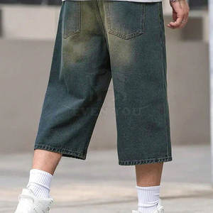 Shorts amples et surdimensionnés en tissu doux de qualité supérieure, coupe décontractée moderne, idéal pour les sorties du week-end et les voyages - Product Image 4