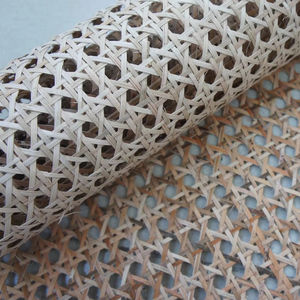 Malla de ratán natural de Vietnam para tejer hermosas cestas de lavandería o bases de bandejas decorativas, cerca decorativa para jardín - Product Image 1