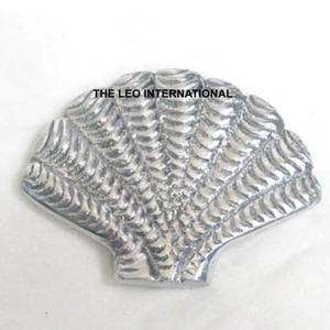 Poids de papier couronne en métal décoratif - Product Image 4