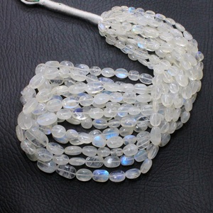 Perles de pierre de lune arc-en-ciel blanc Pierres de feu bleues ovales lisses 9X6MM & 12X9MM Approx. 15 ''pouce - Product Image 1