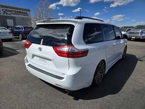 Pre-owned 2019 Toyota Si-Enna Le 7-FWD ผู้โดยสารพร้อมที่นั่งเข้าถึงอัตโนมัติ - Product Image 2