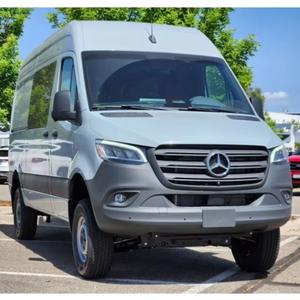 Fourgon utilitaire d'occasion Mercedes-Benz Sprinter 2500 CARGO 144 WB AWD 4x4 modèle 2025 - Product Image 1