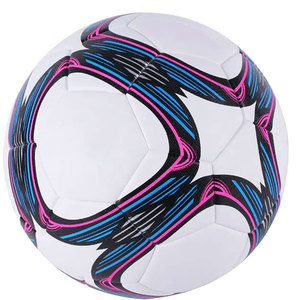 Ballon de football d'entraînement professionnel taille 4/5, construction thermosoudée haute durabilité pour les matchs et les entraînements, fabriqué au Pakistan - Product Image 4