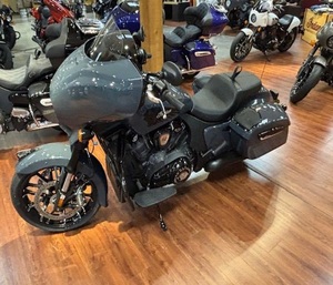 Motocyclette Inn-diaan Chieftainn PowerPlus Dark Horse 2025 avec 112 et PowerBand Audio - Product Image 1