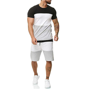 2024 Unisex personalizado de dos piezas de ropa deportiva de verano transpirable tejido camiseta y pantalones cortos conjunto con diseño de logotipo estampado Puff para hombres - Product Image 1