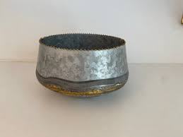 Cuenco decorativo para servir frutas de metal galvanizado para centro de mesa de granja de cocina rústica con diseño duradero y duradero - Product Image 6