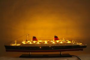 Modèle Premium SS France Liner |   Meilleur prix Édition spéciale avec lumières |   Affichage d'objets d'art historiques sur les navires océaniques - Product Image 4