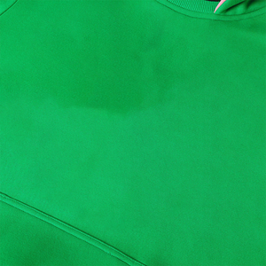 เสื้อฮู้ดดี้ขนแกะพรีเมียม Green Prep สำหรับทุกเพศ ปักลายเชนิลล์ กระเป๋าจิงโจ้ ปลายแขนเสื้อแบบริบ ทนทาน บุด้วยผ้าฝ้ายออร์แกนิค 100% - Product Image 2