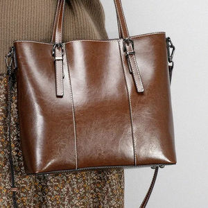 2025 nouveau sac fourre-tout Simple loisirs grande capacité sac à main polyvalent en cuir souple sacs pour femmes - Product Image 6