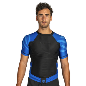 2024 unisexe conception personnalisée Rash Guard hommes adultes haute qualité MMA Rush manches courtes Spandex Gym Gear impression sublimée - Product Image 4