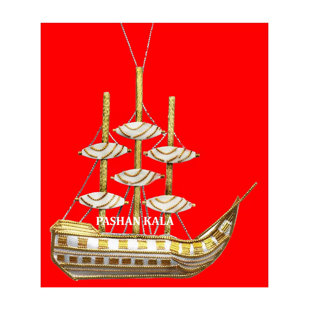 สีขาวและสีทอง