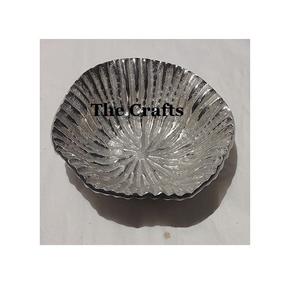 Bol à dessert en aluminium couleur or avec des chocolats de la plus grande qualité, bol à collations à prix abordable - Product Image 3