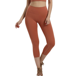 Por encargo 2023 transpirable Yoga Set para mujeres OEM fabricante de color liso Legging sujetador conjuntos Pakistán de talla grande impermeable - Product Image 5
