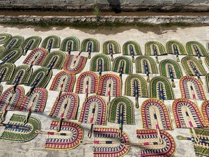 Ventilador de algas marinas tejido a mano de grado superior forma redonda para flujo de aire de emergencia instantáneo y accesorio de escenario teatral para eventos de boda - Product Image 6