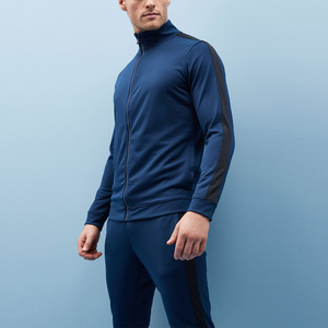 Ensemble de survêtement pour homme 2024 avec logo personnalisé, 100% polyester, respirant, séchage rapide, léger / Survêtement de jogging d'été / Vente en gros - Product Image 4