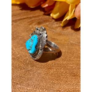 Anillo Navajo Hecho a Mano con Turquesa Kingman y Plata de Ley, Joyería Cultural Coleccionable, Talla 5.5 - Product Image 3