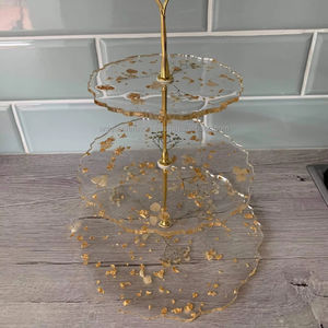 Gâteau décoratif en résine-Support à gâteau en résine de couleur dorée idéal pour pièce maîtresse pour toute occasion de bon augure à un prix raisonnable - Product Image 1