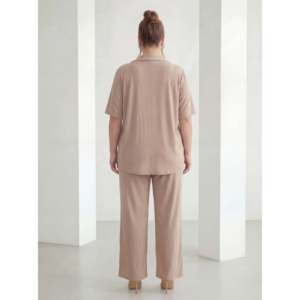 Ensemble haut et bas à col chemise et manches courtes, grande taille, couleur vison - Product Image 5