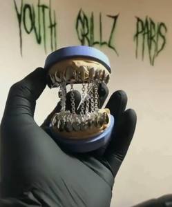 จี้รูปผีประดับเพชร |   จี้เพชรแบบไมโครเพฟเต็มตัว สไตล์ฮิปฮอป |   สร้อยคอผีแบบกำหนดเองสำหรับผู้ชาย - Product Image 1