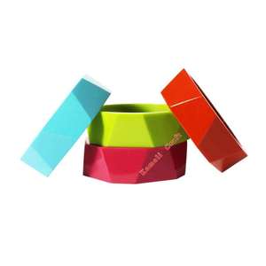 Bracelets en résine colorés faits à la main pour enfants et adultes idéaux pour les mariages, les fiançailles, les anniversaires et les occasions festives - Product Image 2