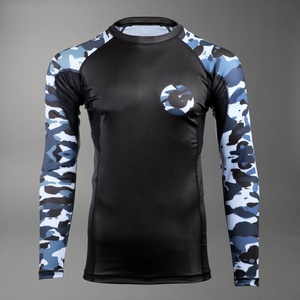 Rash Guard deportivo personalizado con logotipos y diseños personalizados - Product Image 1