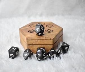 Cuerno de búfalo personalizable para juegos y dados de hueso, cuerno de juego cúbico cuadrado y dados de hueso con tamaño de diseño único, producto de venta - Product Image 1