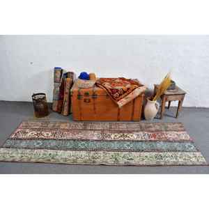 Alfombra Turca Vintage de 2.6x7.8 pies (79x237 cm), Alfombra con Bordes Azules y Rojos - Product Image 2