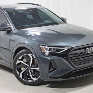 Audi Q8 e-tron Premium Plus 4 portes SUV AWD 2024 d'occasion en bon état - Product Image 1