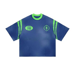 Camiseta de Algodón Premium para Mujer con Lavado Ácido, Diseño de Panel en el Hombro en Azul Neón y Verde, Logotipo Personalizado con Serigrafía - Product Image 1