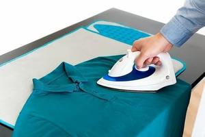 Tapis de repassage en silicone durable, résistant à la chaleur, accessoire de repassage protecteur, lavable, pliable, portable, fabriqué en Inde - Product Image 6