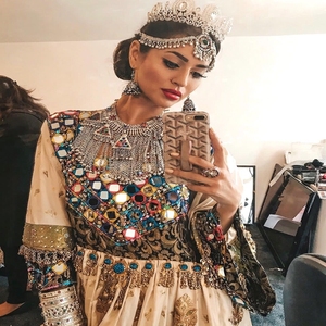 ROBE KUCHI Afghane 2024 AVEC ROBE TRIBALE TRADITIONNELLE BRODÉE À LA MAIN POUR LES FEMMES ROBE FESTIVAL KUCHI AFGHAN CULTURE PASHTUN - Product Image 5