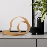 Sculpture décorative moderne de luxe en métal poli plaqué or, pièce d'art pour la maison ou le bureau de la marque PHC, à prix abordable