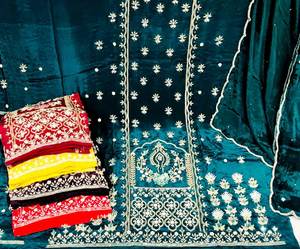 Costumes en soie brodés à la main non cousus de créateur moderne pour femmes Style traditionnel indien avant-gardiste pour les fêtes - Product Image 3