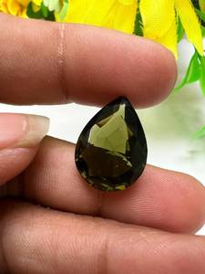 Piedra preciosa de moldavita verde con forma de corte de pera Natural 100% rara y hermosa, lo mejor para colgantes y anillos que se usan a precios asequibles - Product Image 4