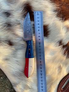 มีดล่าสัตว์ใบตายเหล็กดามัสกัส พร้อมปลอกหนัง ด้ามจับลายธงชาติอเมริกัน ผลิตภัณฑ์ฉลองวันชาติ - Product Image 5