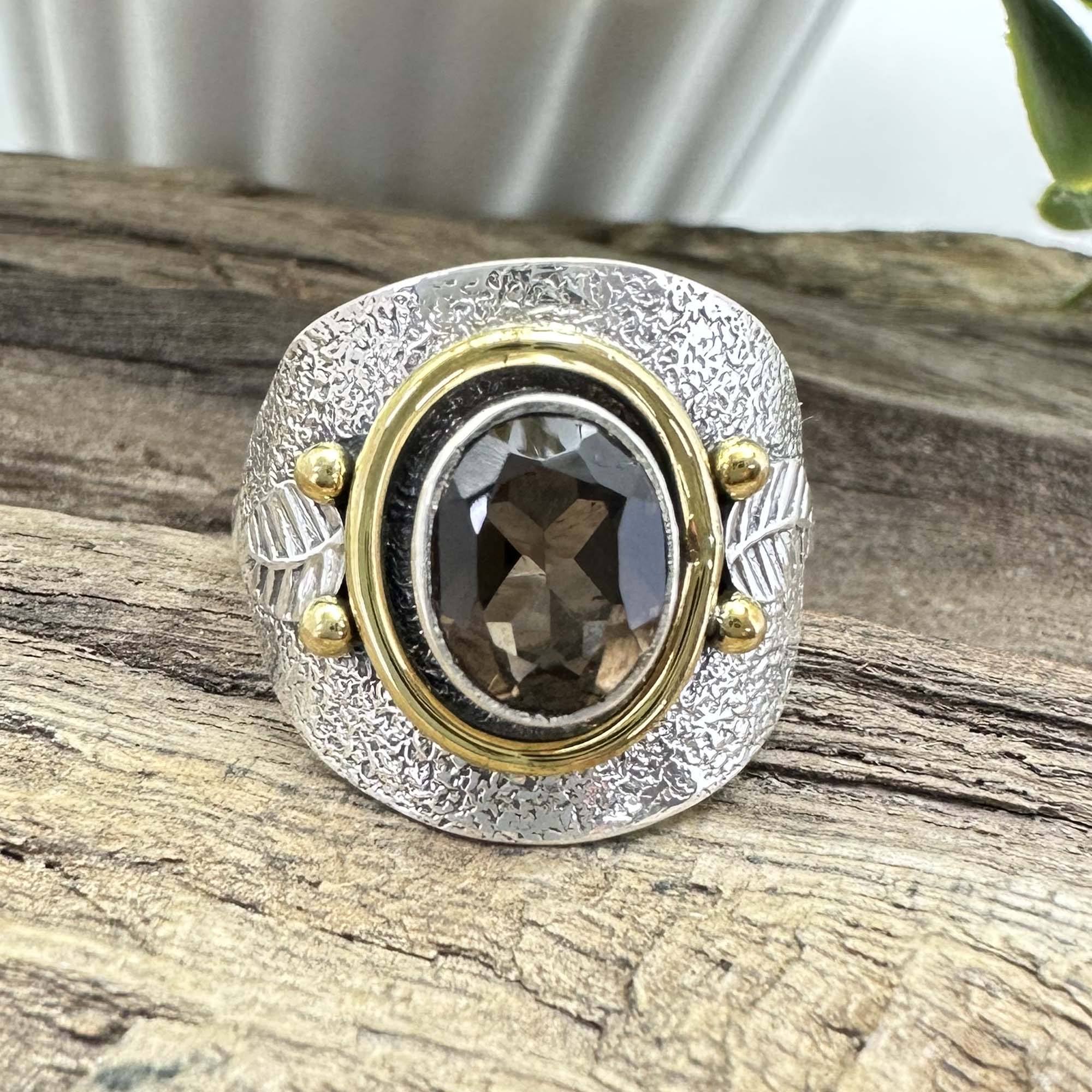 สีน้ำตาล