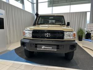 LandCruiser HardTop LX79 RWD Doble Cabina Pickup 2024 Diésel Turbo Cuero Oscuro ACC - Product Image 4